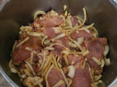 Šašlykas iš kiaulienos mineraliniame vandenyje Žingsnis 4