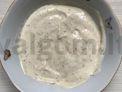 Grietinės ir garstyčių padažas pagrindine nuotrauka