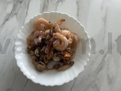 Tom Yum su jūros gėrybėmis ir pievagrybiais Žingsnis 3