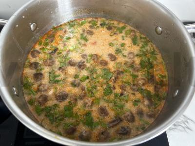 Tom Yum su jūros gėrybėmis ir pievagrybiais Žingsnis 13