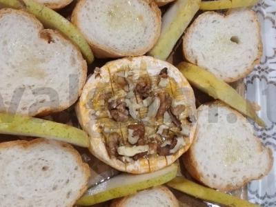 Prabangus sūris „De Brevi“ su kriauše, medumi ir riešutais Žingsnis 4