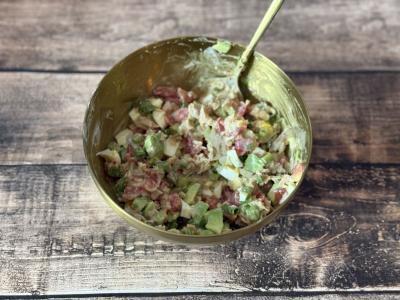 Avokadų, tuno ir pomidorų salotos Žingsnis 6