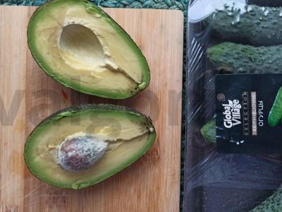 Avokado paštetas su agurkėliais ir vyšniniais pomidorais Žingsnis 3