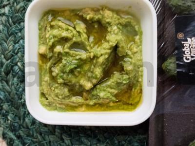 Avokado paštetas su agurkėliais ir vyšniniais pomidorais Žingsnis 4