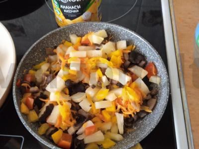 Kiauliena su ananasais saldžiarūgščiame padaže Žingsnis 3