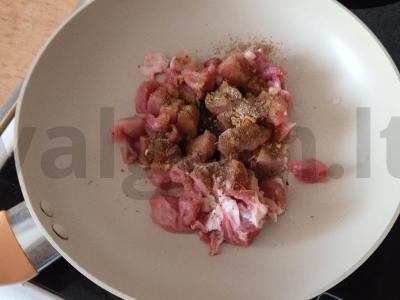 Kiauliena su ananasais saldžiarūgščiame padaže Žingsnis 4