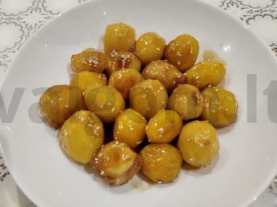 Kūdikių bulvės sojų-medaus marinate su sezamu pagrindine nuotrauka