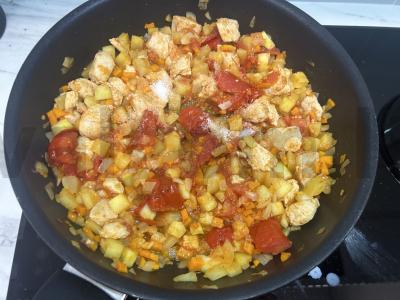 Makaronai su kalakutiena ir cukinija keptuvėje Žingsnis 5