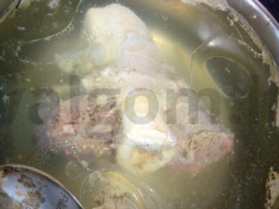 Mėsos sultinys su jautiena ir morkomis Žingsnis 1