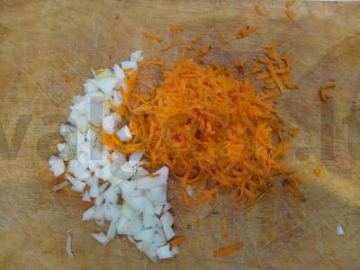 Mėsos sultinys su jautiena ir morkomis Žingsnis 3