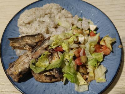 Salotas su keptomis baklažanais pagrindine nuotrauka