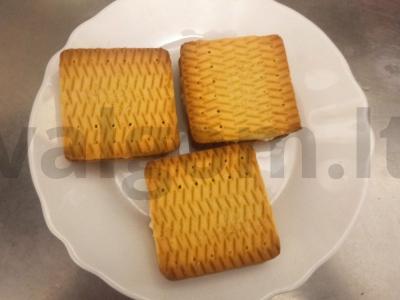 Sūrio ir persimonų sausainių sumuštinis pagrindine nuotrauka