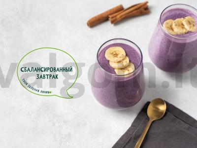 Avižinė košė su bananais ir mėlynėmis pagrindine nuotrauka