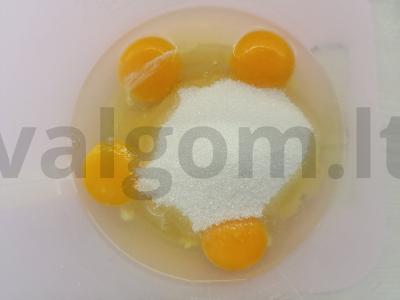 Obuolių biskvitas arbatai Žingsnis 1