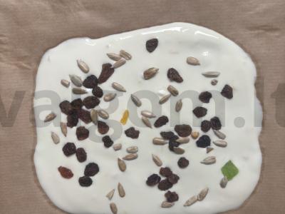 Šaldytas desertas su džiovintais vaisiais ir sėklomis Žingsnis 3