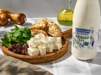 Namų feta iš kefyro pagrindine nuotrauka