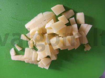 Žiedinė kopūstai su bulvėmis ir paprikomis pomidorų sultyse Žingsnis 1