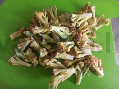 Žiedinė kopūstai su bulvėmis ir paprikomis pomidorų sultyse Žingsnis 2