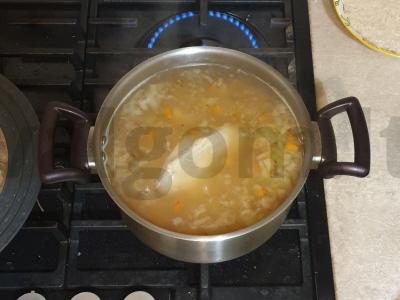 Vištienos filė sriuba su kiaušinių makaronais ir žolelėmis Žingsnis 6