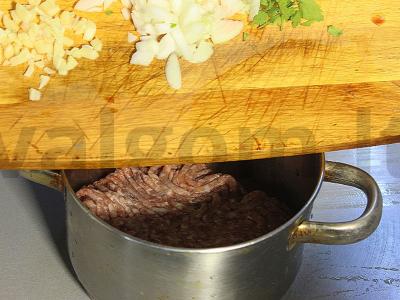 Tajinas su kefta, paruoštas keptuvėje Žingsnis 4