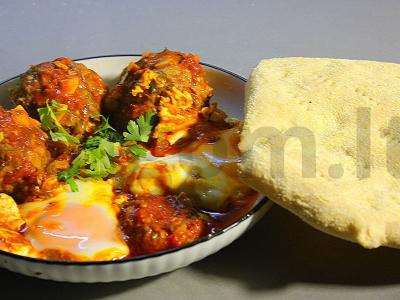 Tajinas su kefta, paruoštas keptuvėje pagrindine nuotrauka