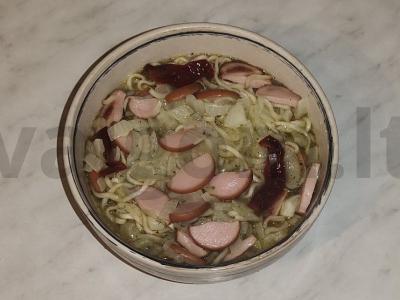 Greito paruošimo makaronų sriuba su daržovėmis pagrindine nuotrauka