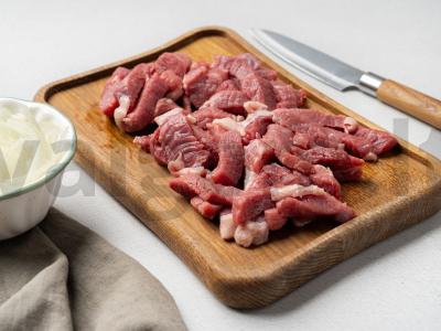 Jautiena grietinėlėje lėtoje viryklėje Žingsnis 1