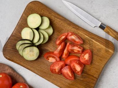 Kiaušinienė su baklažanais ir pomidorais Žingsnis 1