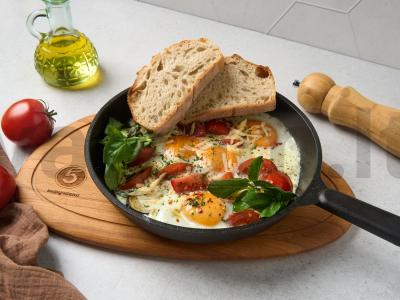 Kiaušinienė su baklažanais ir pomidorais pagrindine nuotrauka