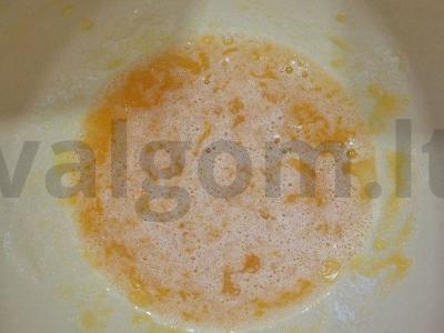 Varškės apkepas su šaldytomis uogomis Žingsnis 1