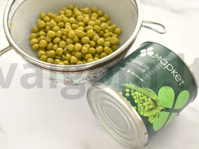 Vištienos ir žaliųjų žirnelių salotos Žingsnis 1