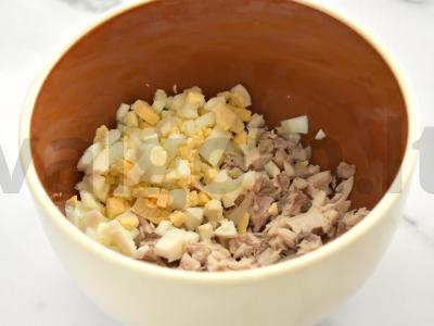 Vištienos ir žaliųjų žirnelių salotos Žingsnis 3