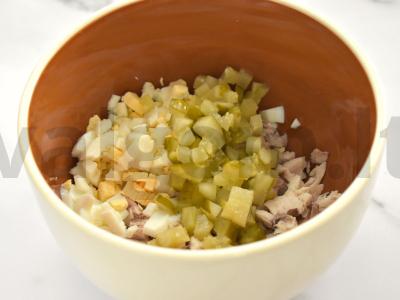 Vištienos ir žaliųjų žirnelių salotos Žingsnis 4