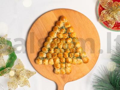 Naujųjų metų eglutė su sūriu ir žolelėmis pagrindine nuotrauka