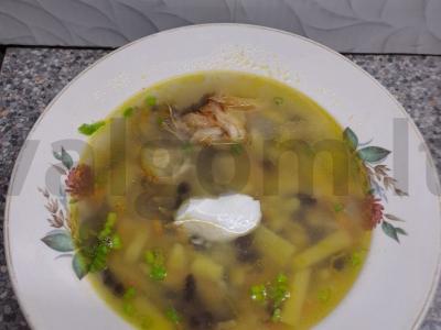 Žuvies sriuba su pupelėmis pagrindine nuotrauka