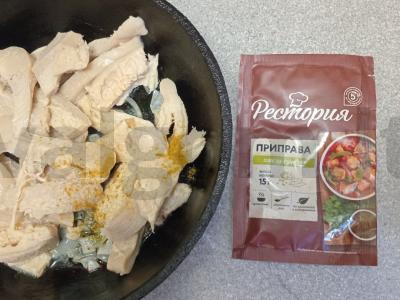 Troškinta jautienos skrandžio su svogūnais grietinėje Žingsnis 5