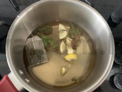 Šaltas žalias juodųjų serbentų arbata Žingsnis 3