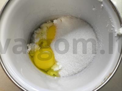 Varškės-moliūgų apkepas su razinomis Žingsnis 1