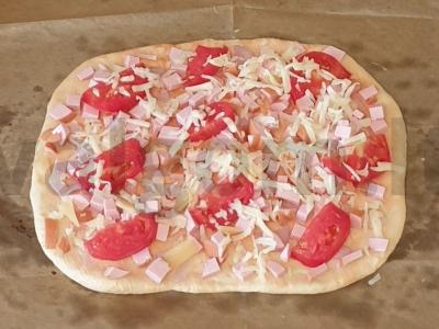 Kvapni pica su pomidorais ir šalotų svogūnais Žingsnis 4