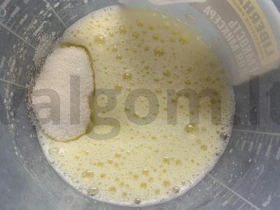 Grietinės pyragas su džiovintomis abrikosais Žingsnis 3