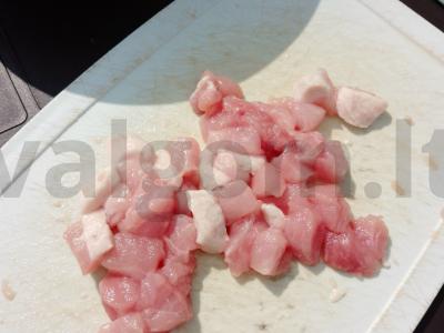 Kiauliena, troškinta su grietine lėtoje viryklėje Žingsnis 3