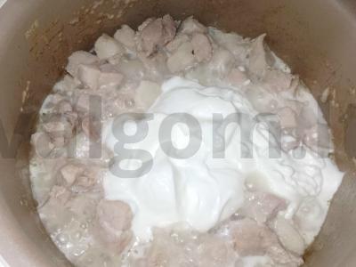 Kiauliena, troškinta su grietine lėtoje viryklėje Žingsnis 5