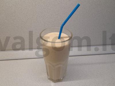 Pieno kokteilis su avižomis ir persiku pagrindine nuotrauka