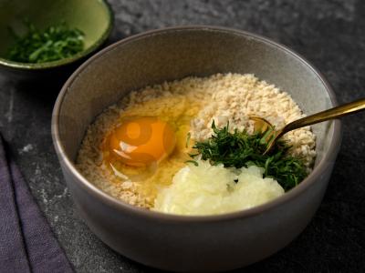 Cukinijų ir mėsos kukulių apkepas Žingsnis 4