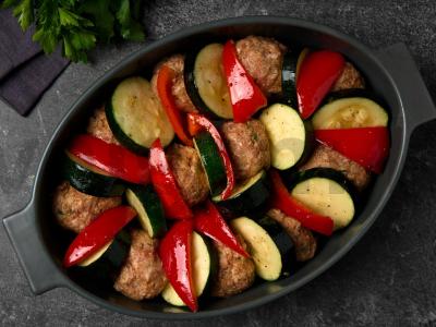 Cukinijų ir mėsos kukulių apkepas Žingsnis 6