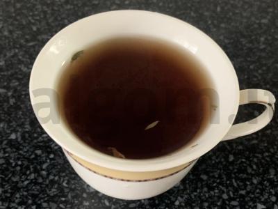 Arbata su šipiniais, juodųjų serbentų uogomis ir rozmarinu pagrindine nuotrauka