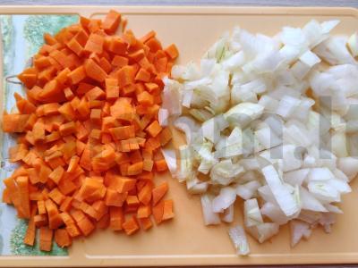 Kiaulienos kepenėlės su džiovintais abrikosais ir razinomis Žingsnis 1