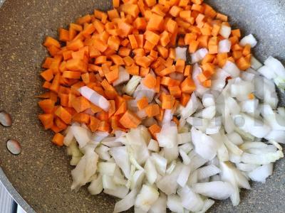 Kiaulienos kepenėlės su džiovintais abrikosais ir razinomis Žingsnis 2