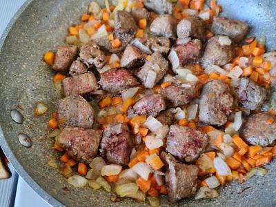 Kiaulienos kepenėlės su džiovintais abrikosais ir razinomis Žingsnis 4