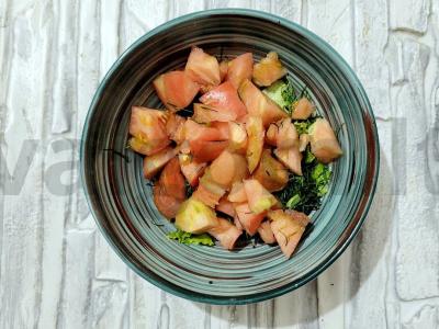 Sultingas daržovių salotas su baziliku Žingsnis 2